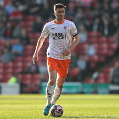 Blackpool F.C. 'den Lee Evans. Sky Bet Ligi 1 maçında Barnsley, Blackpool 'a karşı Oakwell, Barnsley, İngiltere, 8 Mart 2025