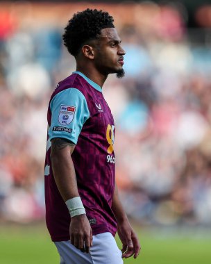 Burnley 'den Marcus Edwards Gök İddia Şampiyonası maçında Burnley, Luton Town' a karşı Turf Moor, Burnley, İngiltere, 8 Mart 2025