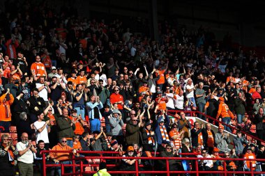 Blackpool taraftarları Sky Bet Ligi 1 maçından önce Barnsley, Blackpool 'a karşı Oakwell, Barnsley, İngiltere, 8 Mart 2025