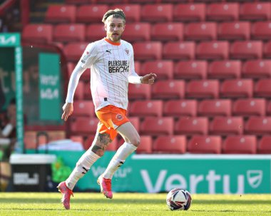 Blackpool F.C. 'den Hayden Coulson. Sky Bet Ligi 1 maçında Barnsley, Blackpool 'a karşı Oakwell, Barnsley, İngiltere, 8 Mart 2025