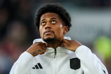 Aston Villa 'dan Leon Bailey, Premier League maçından önce Gtech Community Stadyumu' nda Brentford-Aston Villa maçına hazırlanıyor.