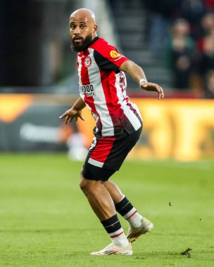Brentford 'dan Bryan Mbeumo Premier Lig karşılaşmasında Brentford, Aston Villa' ya karşı Gtech Community Stadyumu, Londra, 8 Mart 2025