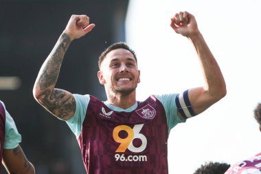 Burnley 'den Josh Brownhill, 8 Mart 2025' te Burnley ile Luton Town arasındaki Sky Bet Şampiyonası maçında 3-0 'lık golü kutluyor.