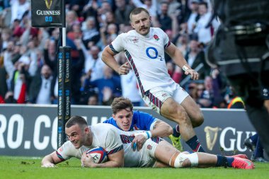 Ben Earl, İngiltere 'nin Twickenham kentindeki Allianz Stadyumu' nda oynanan 2025 Guinness 6 Milletle oynanan maçında 45-24 öne geçiyor.