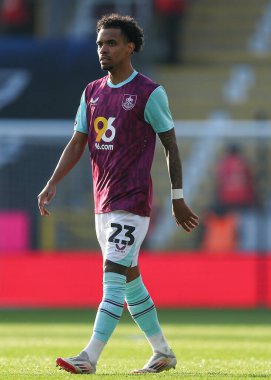 Burnley 'den Lucas Pires Gök İddia Şampiyonası maçında Burnley, Luton Town' a karşı Turf Moor, Burnley, İngiltere, 8 Mart 2025