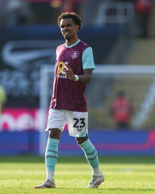 Burnley 'den Lucas Pires Gök İddia Şampiyonası maçında Burnley, Luton Town' a karşı Turf Moor, Burnley, İngiltere, 8 Mart 2025