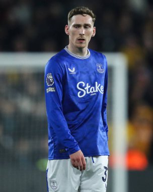 Everton 'dan James Garner Premier League maçı sırasında Wolverhampton Wanderers, Everton' a karşı Molineux, Wolverhampton, Birleşik Krallık, 8 Mart 2025