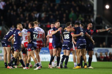 Hull KR, 7 Mart 2025 'te St Helens vs Hull KR' da oynanan Betfred Süper Lig 4. Raundunda top kaybını kutluyor.