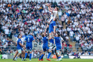 Ollie Chessum, 9 Mart 2025 'te İngiltere' nin İtalya 'ya karşı Allianz Stadyumu, Twickenham' da oynanan 2025 Guinness 6 Milletler karşılaşmasını kazandı.