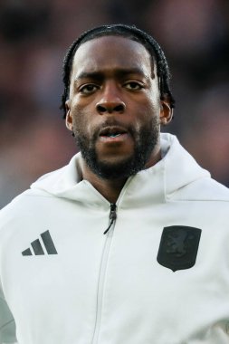 Aston Villa takımından Axel Disasi, Premier League maçından önce Londra 'daki Gtech Community Stadyumu' nda Brentford-Aston Villa maçına hazırlanıyor.