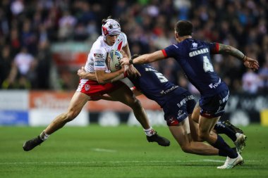 St. Helens 'ten Harry Robertson, 7 Mart 2025' te St Helens vs Hull KR 'da oynanan Betfred Süper Lig 4. Raundunda Hull KR takımından Joe Burgess ile karşı karşıya geldi.