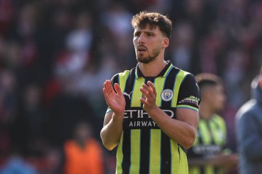 Manchester City 'den Rben Dias Premier League maçından sonra taraftarları alkışlıyor Nottingham Forest Manchester City' ye karşı City Ground, Nottingham, İngiltere, 8 Mart 2025