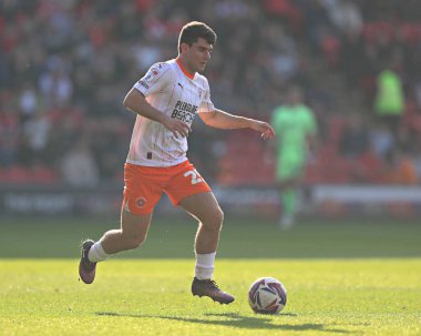 Blackpool F.C. 'den Rob Apter. Sky Bet Ligi 1 maçında Barnsley, Blackpool 'a karşı Oakwell, Barnsley, İngiltere, 8 Mart 2025