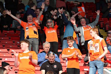 Blackpool taraftarları Sky Bet Ligi 1 maçından önce Barnsley, Blackpool 'a karşı Oakwell, Barnsley, İngiltere, 8 Mart 2025