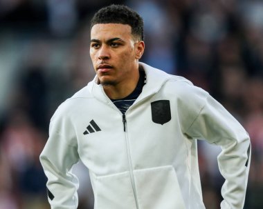 Aston Villa 'dan Morgan Rogers, Premier Lig karşılaşması öncesinde Gtech Community Stadyumu' nda Brentford-Aston Villa maçına hazırlanıyor.