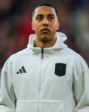 Aston Villa takımından Youri TiEleans, Premier League maçından önce Londra 'daki Gtech Community Stadyumu' nda Brentford-Aston Villa maçında sıralanır.