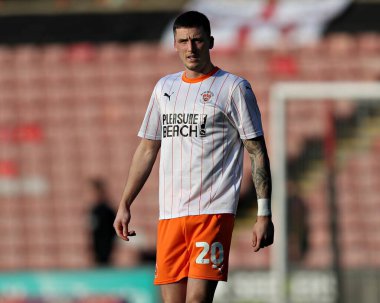 Blackpool F.C. 'den Oliver Casey. Sky Bet Ligi 1 maçında Barnsley, Blackpool 'a karşı Oakwell, Barnsley, İngiltere, 8 Mart 2025