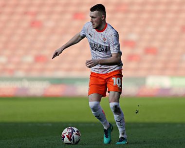 Blackpool F.C. 'den Sonny Carey. Sky Bet Ligi 1 maçında Barnsley, Blackpool 'a karşı Oakwell, Barnsley, İngiltere, 8 Mart 2025
