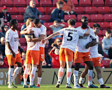 Blackpool F.C. 'den Sonny Carey. İlk golünü 8 Mart 202 'de Oakwell, Barnsley, İngiltere' de oynanan 1.
