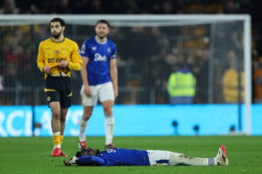 Everton takımlarından İdrissa Gueye, 8 Mart 202 tarihinde Wolverhampton, Wolineux, Wolverhampton, Birleşik Krallık 'ta oynanan Premier League maçı sonrasında takımına tepki gösterdi.