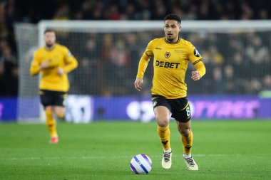 Wolverhampton Wanderers takımından Joo Gomes, Premier League maçında Wolverhampton Wanderers, Everton 'a karşı Molineux, Wolverhampton, Birleşik Krallık' ta 8 Mart 2025 'te devam ediyor. 