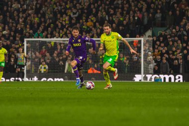 Norwich City 'den Jack Stacey, Oxford United' dan Hidde ter Avest Sky Bet Şampiyonası maçı sırasında Norwich City, Oxford United 'a karşı Carrow Road, Norwich, İngiltere, 7 Mart 2025