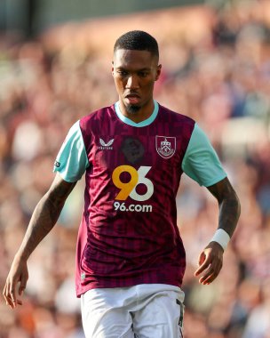 Burnley 'li Jaidon Anthony Gök İddia Şampiyonası maçında Burnley, Luton Town' a karşı Turf Moor, Burnley, İngiltere, 8 Mart 2025