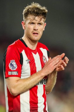 Brentford 'dan Nathan Collins, takımların Premier League maçı Brentford - Aston Villa maçının ardından 8 Mart 2025' te Londra 'daki Gtech Community Stadyumu' nda yenilgiyi kabul etti.