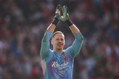 Nottingham Ormanı 'ndan Matz Sels, İngiltere' nin Nottingham şehrinde oynanan Premier League maçı Nottingham Forest 'a karşı Manchester City maçında galibiyeti kutluyor.