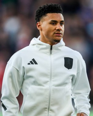 Aston Villa 'dan Ollie Watkins, Premier League maçından önce Londra' daki Gtech Community Stadyumu 'nda Brentford vs Aston Villa' ya karşı sıralanır.