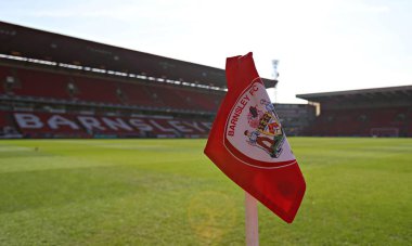 Oakwell 'in 8 Mart 2025' te Oakwell, Barnsley, İngiltere 'de oynanan Sky Bet 1 maçından önceki köşedeki bayrak görüntüsü.