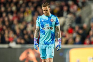 Brentford 'dan Mark Flekken, 8 Mart 2025' te İngiltere 'deki Gtech Community Stadyumu' nda oynanan Premier League karşılaşmasında üzgün görünüyor.