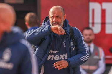 Nottingham Ormanı 'nın Nuno Espirito Santo Müdürü Premier Lig maçı sırasında Nottingham Forest Manchester City' ye karşı 8 Mart 2025 'te Nottingham, İngiltere' de geldi.