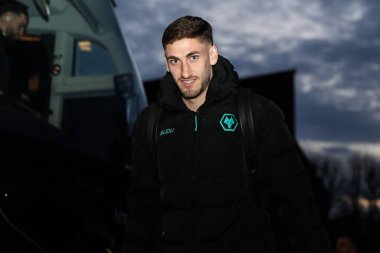 Wolverhampton Wanderers takımından Santiago Bueno, 8 Mart 2025 'te Wolverhampton, Wolverhampton, İngiltere' de oynanan Premier League maçından önce geldi.