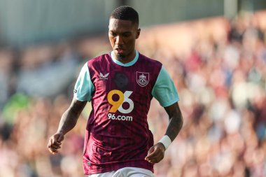 Burnley 'li Jaidon Anthony Gök İddia Şampiyonası maçında Burnley, Luton Town' a karşı Turf Moor, Burnley, İngiltere, 8 Mart 2025