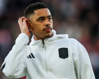 Aston Villa takımından Jacob Ramsey, Premier League maçından önce Londra 'daki Gtech Community Stadyumu' nda Brentford-Aston Villa maçında sıralanır.