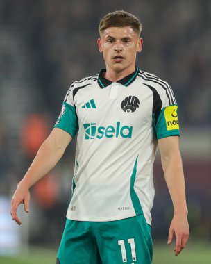 Newcastle United 'dan Harvey Barnes Premier League maçı sırasında West Ham United, Newcastle United' a karşı Londra Stadyumu, Londra, İngiltere, 10 Mart 2025