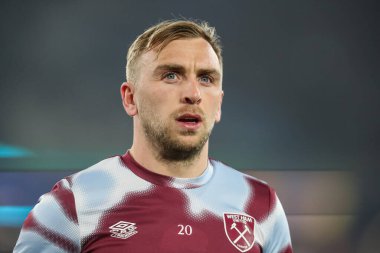 West Ham United takımından Jarrod Bowen Premier League maçı öncesinde Londra Stadyumu, Londra, İngiltere 'de oynanan West Ham United - Newcastle United maçında ısınma turunda