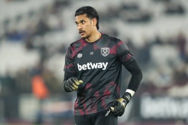 West Ham United takımının Alphonse Areola 'sı Premier League karşılaşması öncesinde Londra Stadyumu, Londra, İngiltere' de oynanan West Ham United - Newcastle United maçında 10 Mart 2025