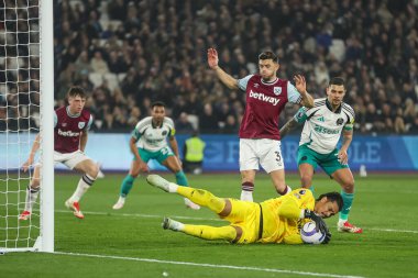 West Ham United takımından Alphonse Areola, Premier League maçı sırasında Londra 'daki Newcastle United' a karşı 10 Mart 2025 'te Londra Stadyumu' nda bir kurtarış yaptı.