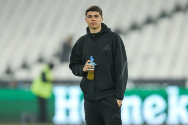 Newcastle United takımından Lewis Miley, 10 Mart 2025 'te Londra Stadyumu' nda oynanan West Ham United - Newcastle United Premier League karşılaşması öncesinde geldi.