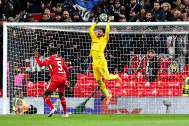 Liverpool 'dan Alisson Becker UEFA Şampiyonlar Ligi' nde son 16 maçta Liverpool, Anfield, Liverpool 'da Paris Saint-Germain' e karşı, 11 Mart 2025 'te bir kurtarış yaptı.