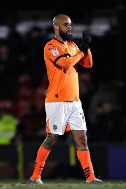 Notts County 'den David McGoldrick, 11 Mart 202' de Blundell Park, Cleethorpes, İngiltere 'de oynanan Grimsby Town - Notts County maçından sonra taraftarları alkışlıyor.