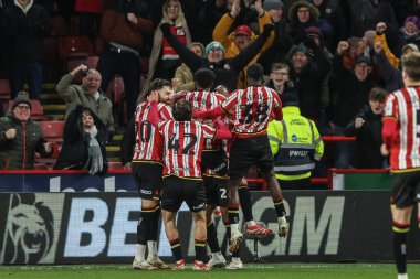 Sheffield United takımından Tyrese Campbell, 11 Mart 2025 'te Bramall Lane, Sheffield, İngiltere' de oynanan ve Sheffield United ile Bristol City arasındaki Sky Bet Şampiyonası maçında 1-0 yenilen golünü kutluyor.
