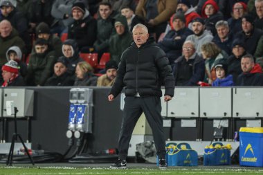 Sheffield United 'ın Chris Wilder teknik direktörü takımına, 11 Mart 2025' te Sheffield United 'ın Bristol City' e karşı oynadığı Sky Bet Şampiyonası maçında talimatlar veriyor.