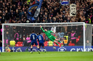 Paris 'ten Gianluigi Donnarumma UEFA Şampiyonlar Ligi' nde son 16 maçta Liverpool, Liverpool 'da Paris Saint-Germain' e karşı Anfield, Liverpool, Birleşik Krallık 'ta 11 Mart 2025' te bir kurtarış yaptı.