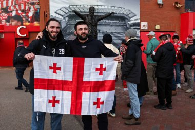 Taraftarlar, UEFA Şampiyonlar Ligi 'nden önce Anfield' e vardılar. Son 16 maç Liverpool-Paris Saint-Germain maçı Anfield, Liverpool, İngiltere, 11 Mart 2025