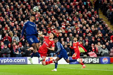 Paris 'ten William Pacho UEFA Şampiyonlar Ligi son 16 maçında Liverpool - Paris Saint-Germain Anfield, Liverpool, İngiltere, 11 Mart 2025