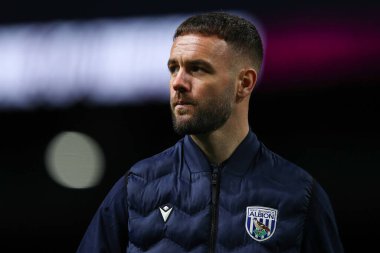 West Bromwich Albion takımından Adam Armstrong, 11 Mart 2025 'te Burnley-West Bromwich Albion karşılaşması öncesinde stadyuma geldi.