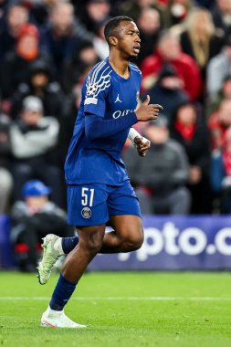 Paris 'ten William Pacho Saint-Germain UEFA Şampiyonlar Ligi Son 16 maç Liverpool' a karşı Paris Saint-Germain Anfield, Liverpool, İngiltere, 11 Mart 2025